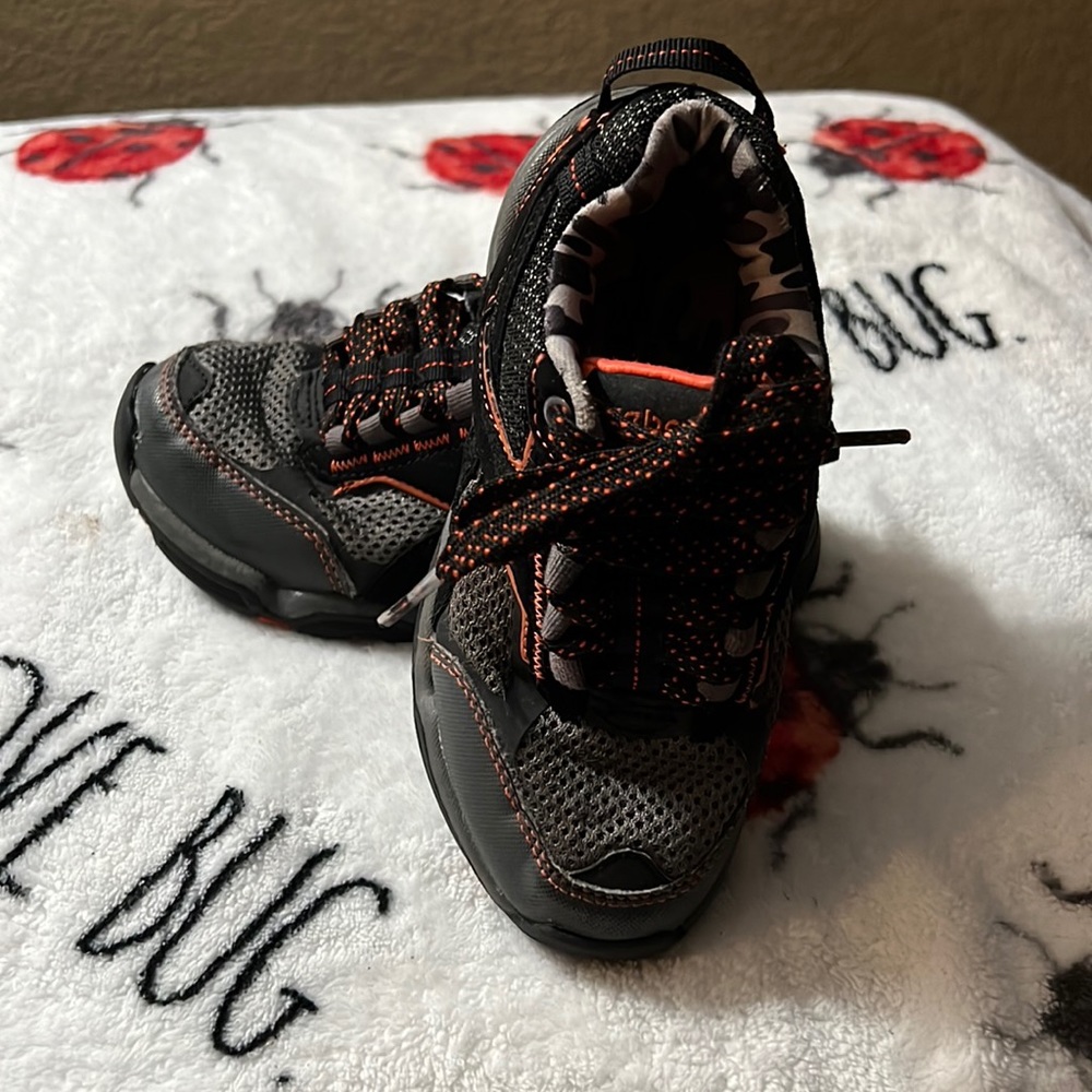 Reebok 5 Youth Boy Black Gray Orange Athletic Shoes Camo